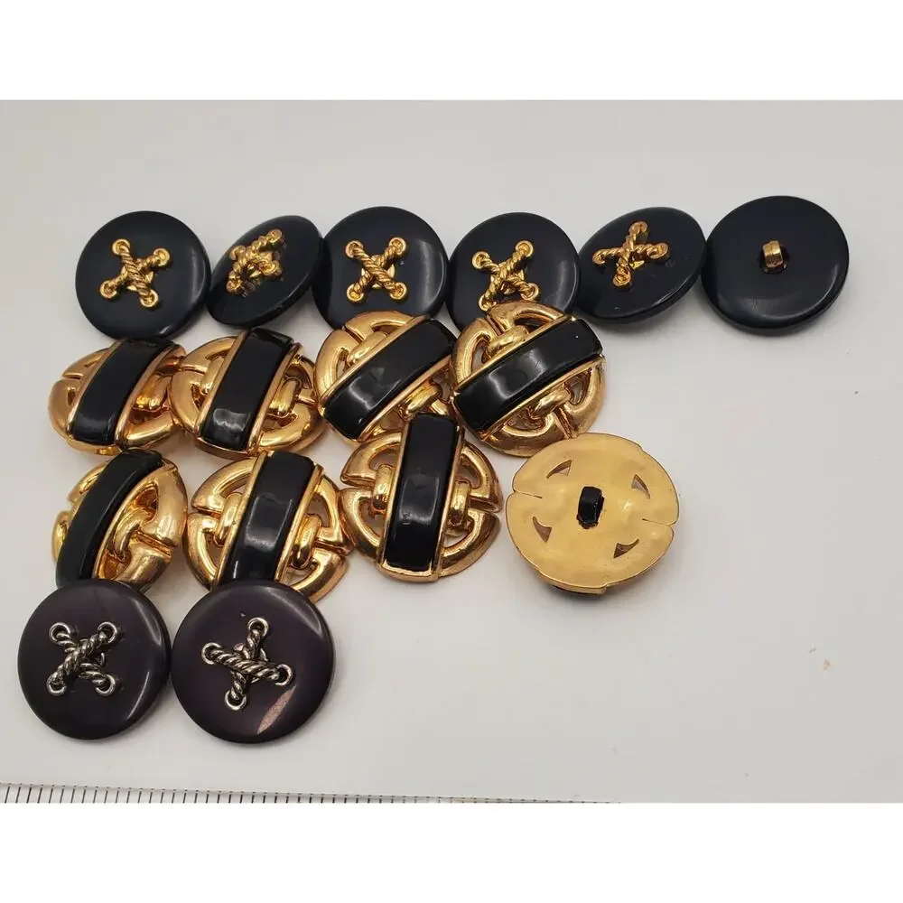Lot‎ of Luxury Look 80s Black and Gold Buttons Domed Pierced Knotted X Vintage